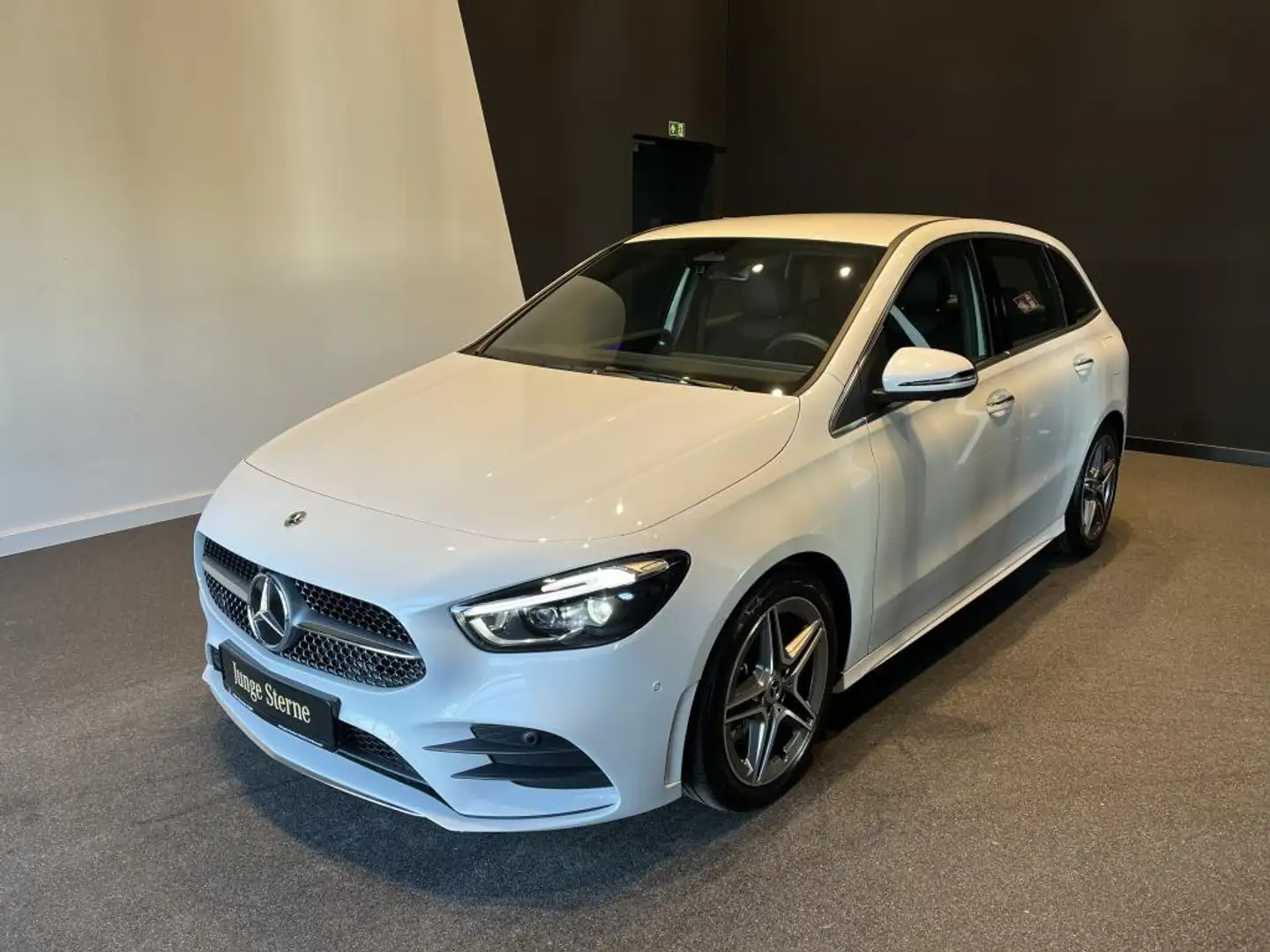 Mercedes-Benz B 220 d AMG +NAVI+KAMERA+AHK+Distronic+Ambiente Weiß - 1