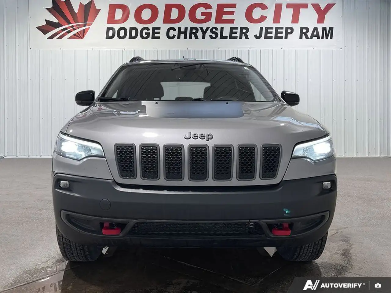 Jeep Cherokee снимка Jeep Cherokee