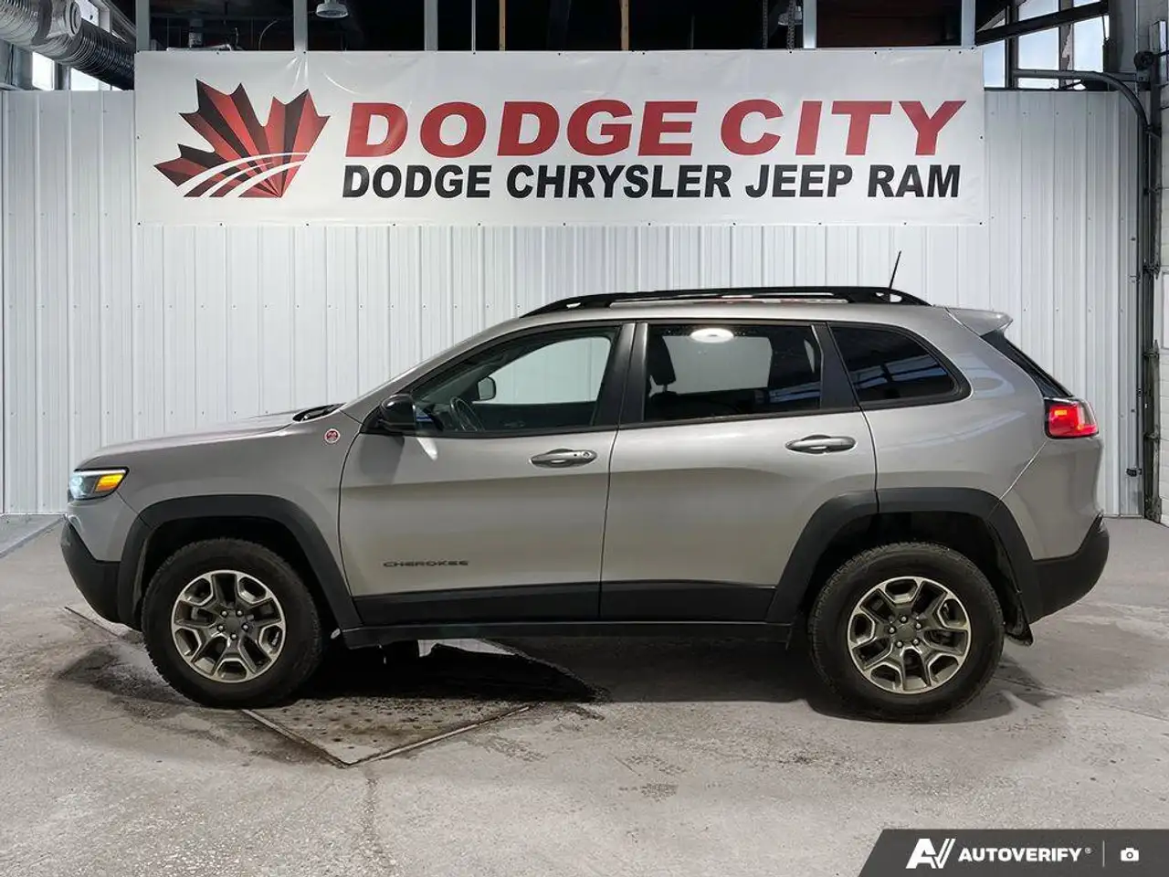 Jeep Cherokee снимка Jeep Cherokee