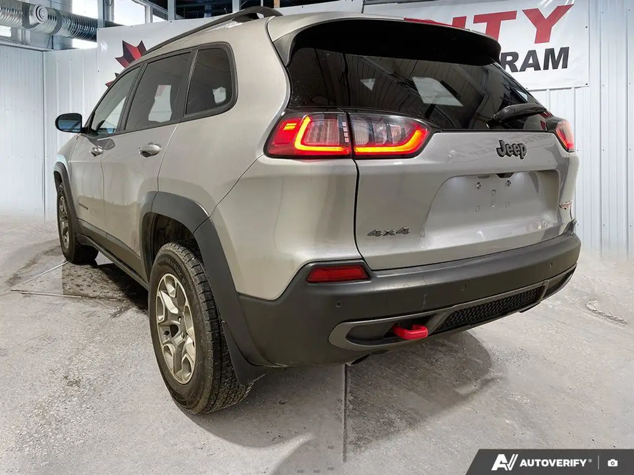 Jeep Cherokee снимка Jeep Cherokee