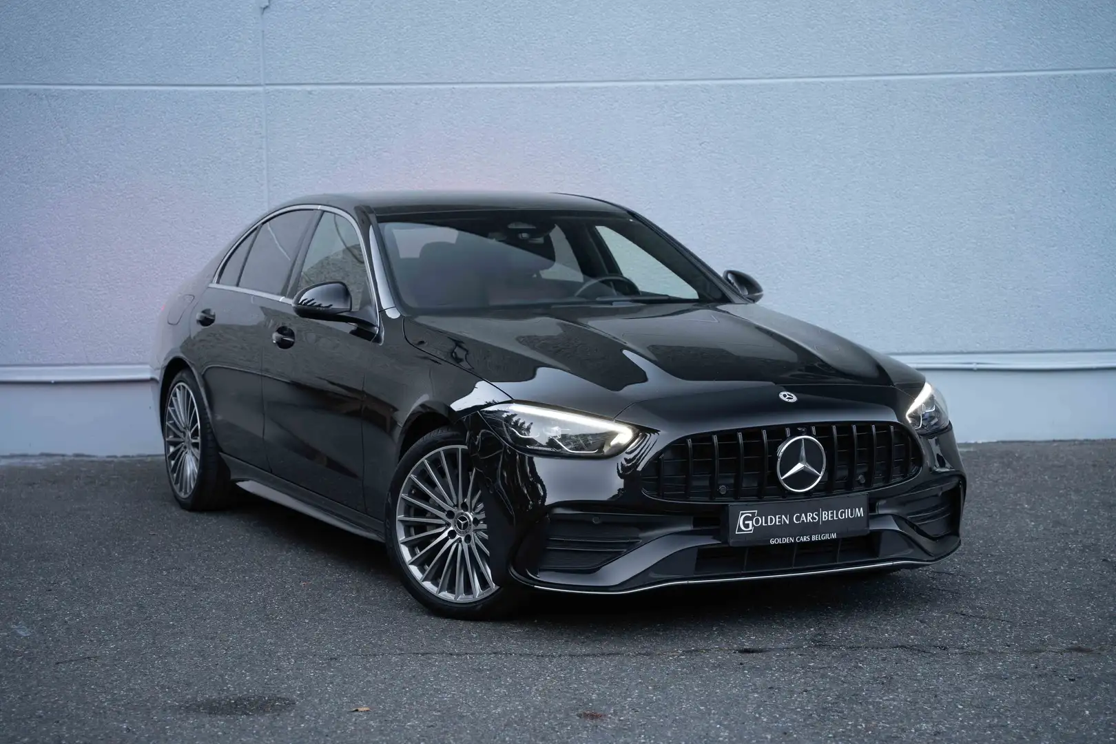 Mercedes-Benz C 180 AMG 9G/LED/MBUX/DAB+/CARPLAY/CAMERA/KEYLESS Czarny - 2