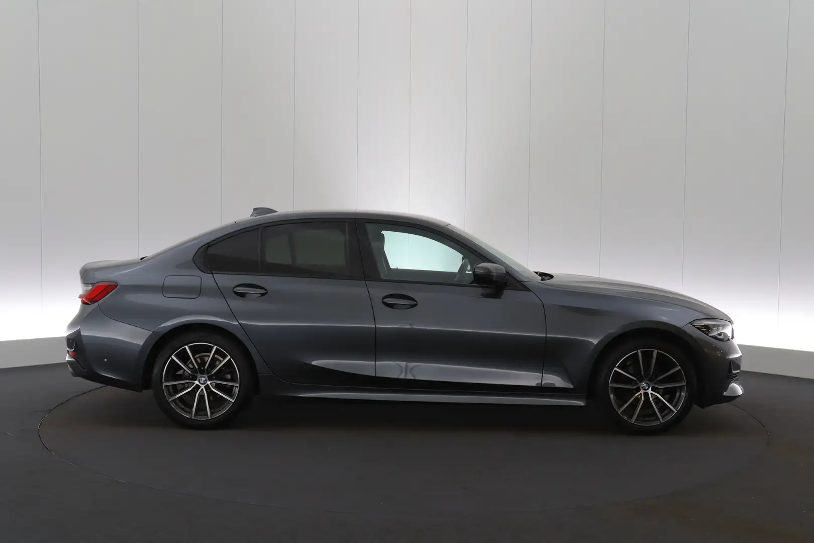 BMW 318 3 318iA Business LED GPS PDC CAM Carplay Verw. Zet Gris - 2