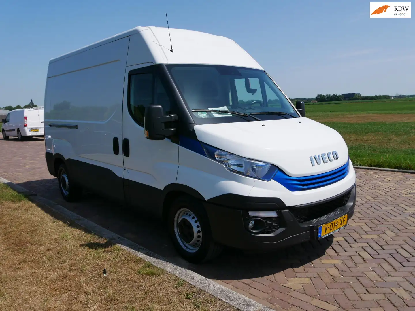 Iveco Daily 35S16V 2.3 352 H3 L AUT CLIMA NAVI CAMERA ** 10999 - 1