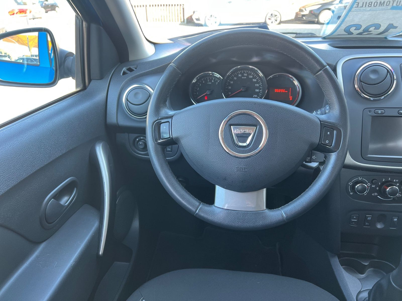 Dacia Sandero II Stepway Prestige — photo 12