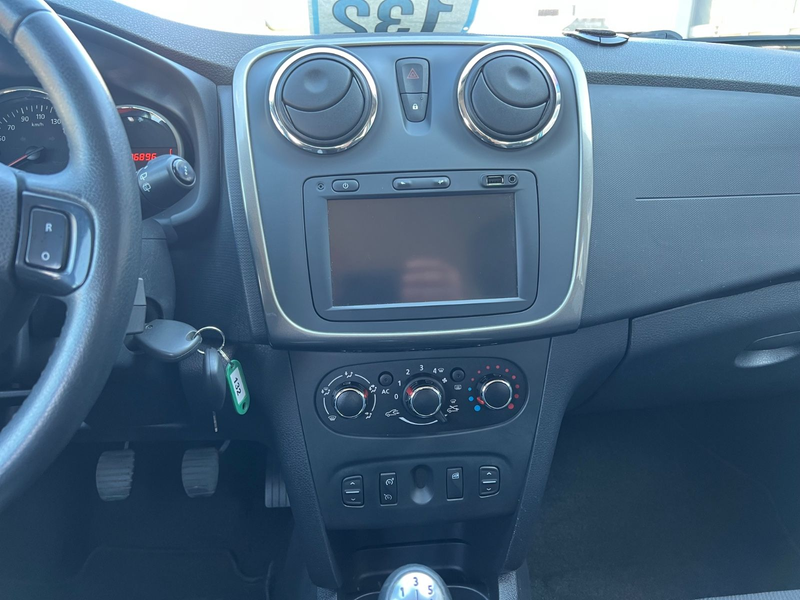 Dacia Sandero II Stepway Prestige — photo 11