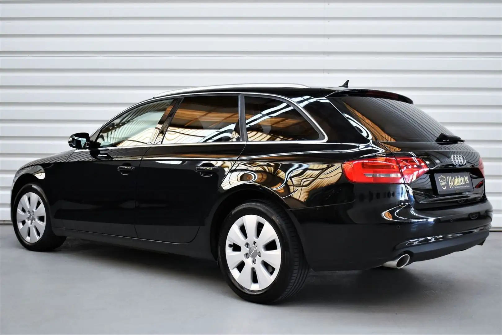 Audi A4 3.0 TDI Ambiente MWST*AHK*NAVI*SH*PDC*8FACH Černá - 2