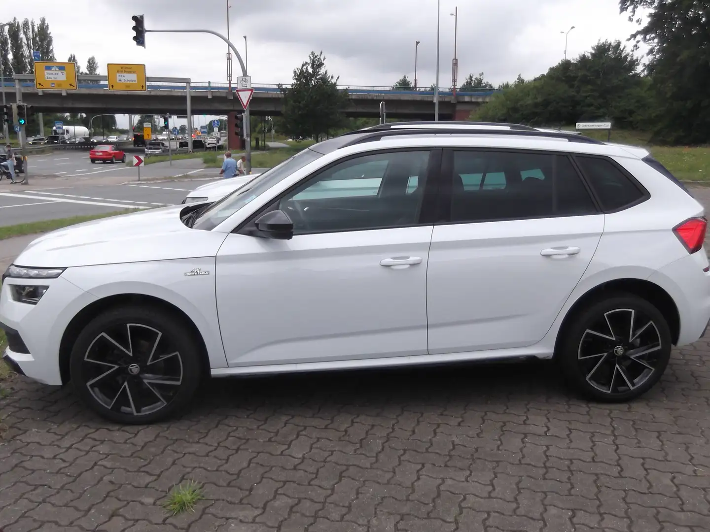 Skoda Kamiq Monte Carlo 1,0 TSI DSG Rückfahrkamera/PDC Weiß - 2