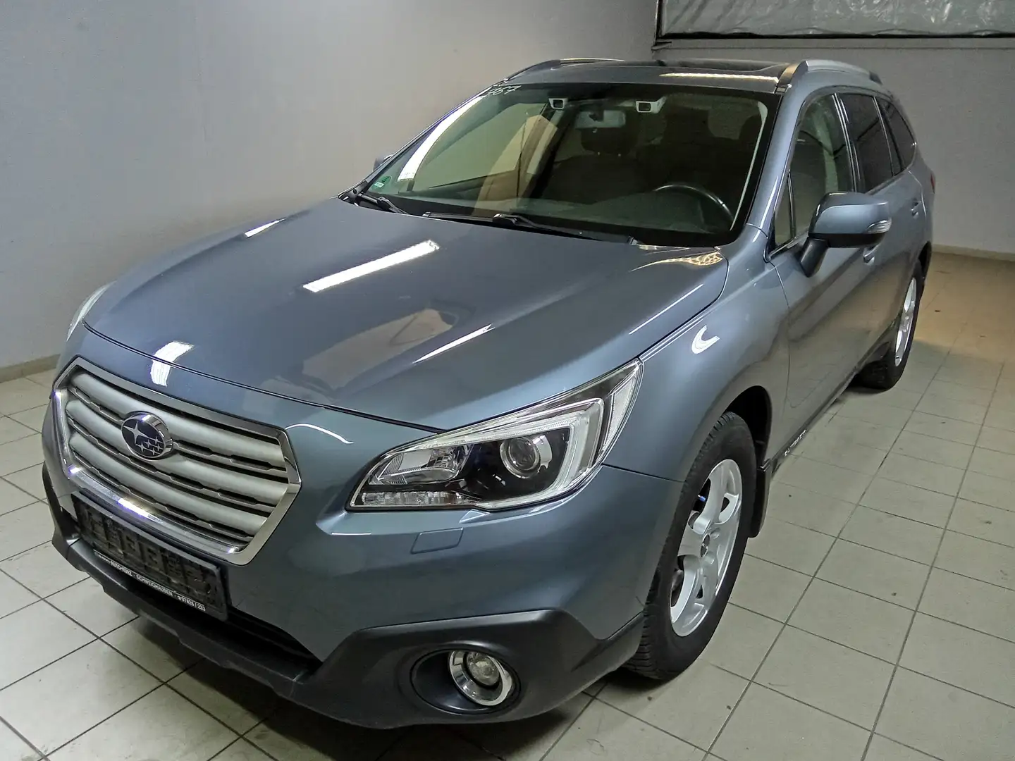 Subaru OUTBACK Comfort Gris - 1