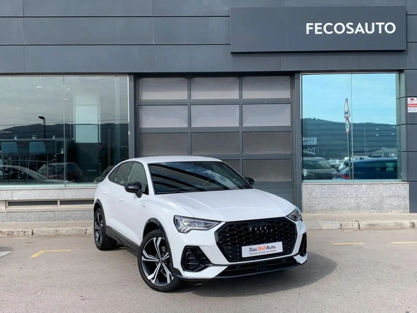 Audi Q3 Sportback 35 TDI Black line S tronic Wit - 1