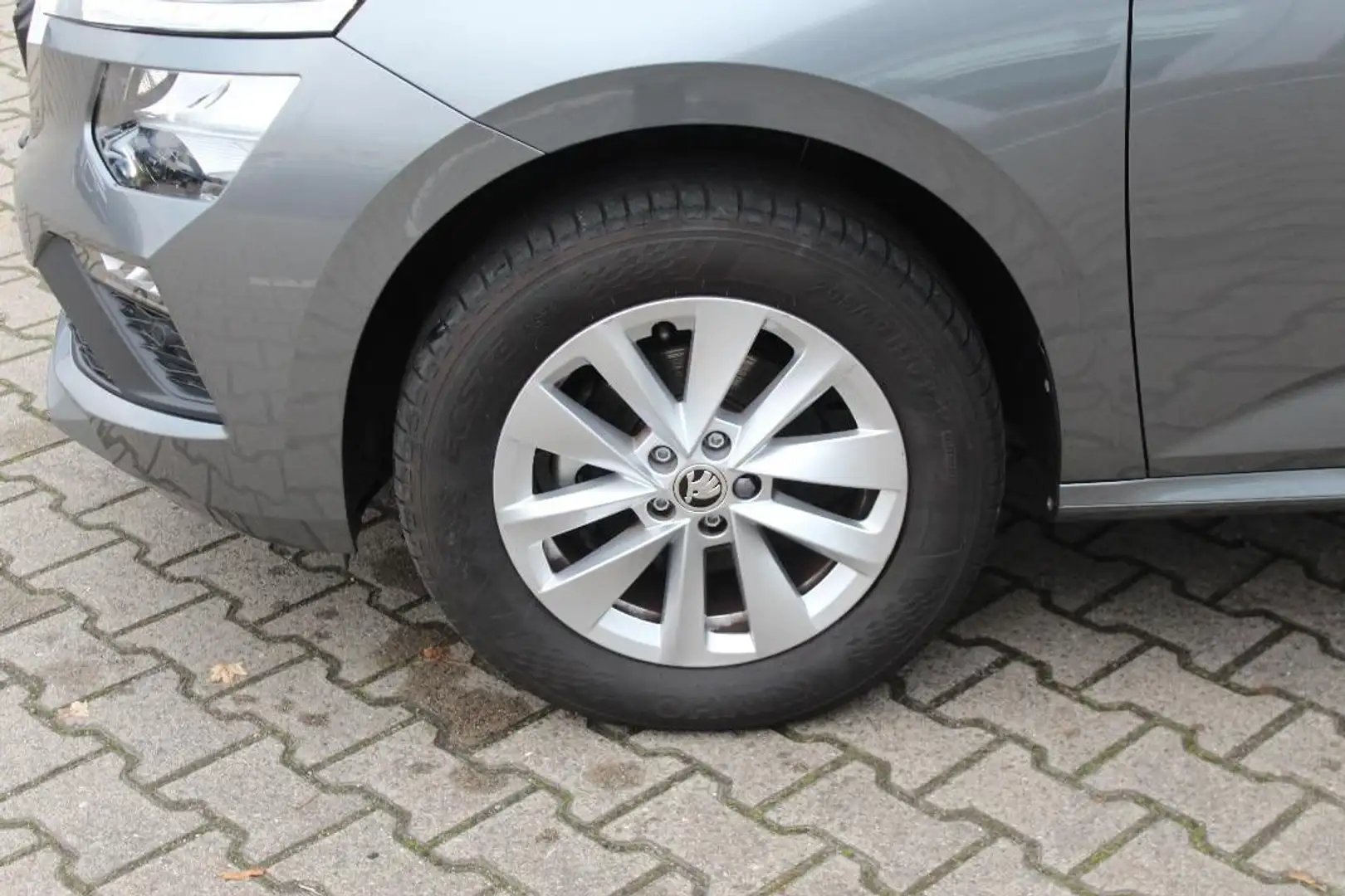 Skoda Kamiq Selection 1.0 TSI DSG ACC RFK S-Lhzg. LED Grau - 2