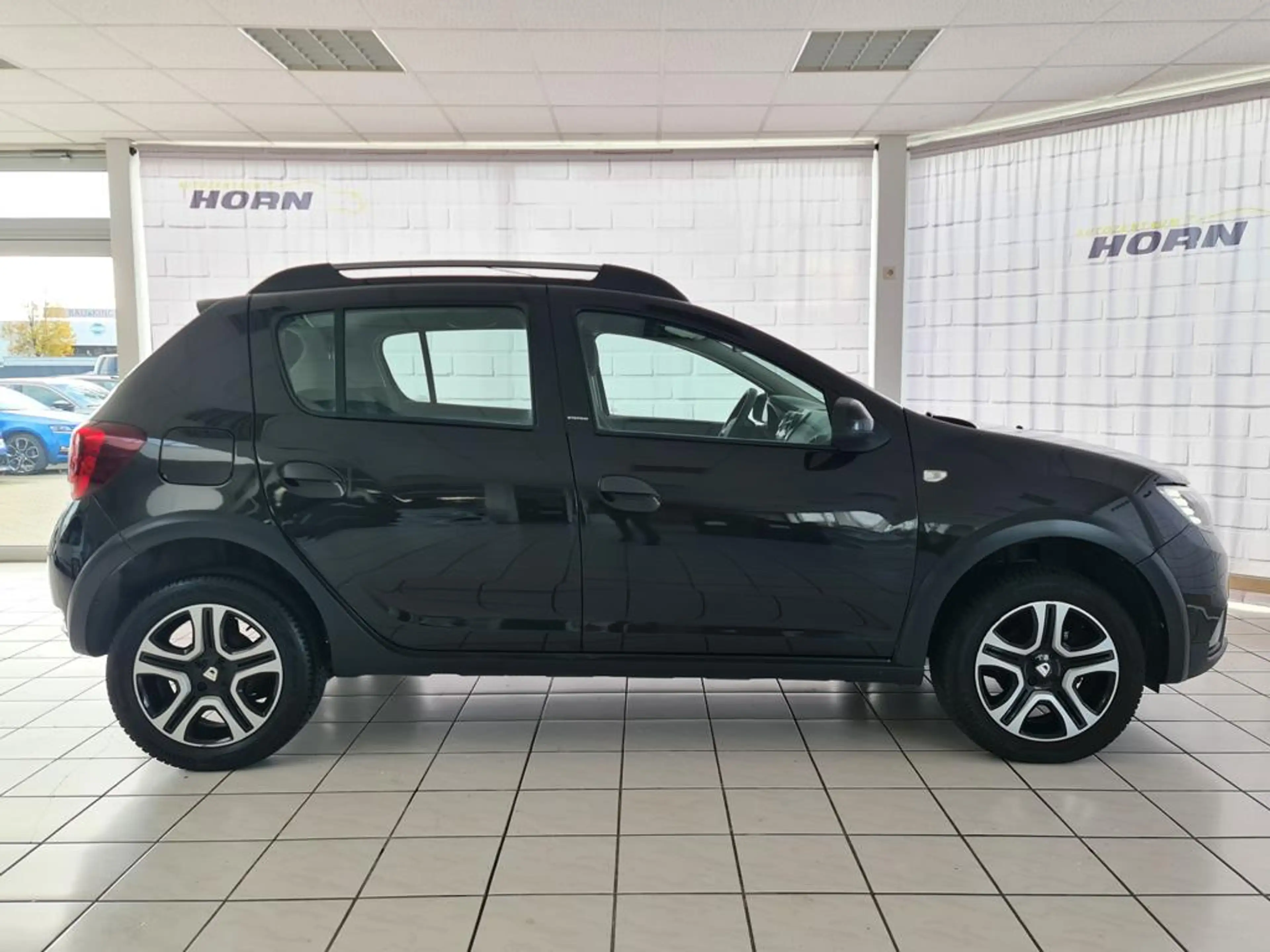 Dacia Sandero Stepway Celebration, 1.Hand, Navi, Kamera, LMF, NBL — photo 5