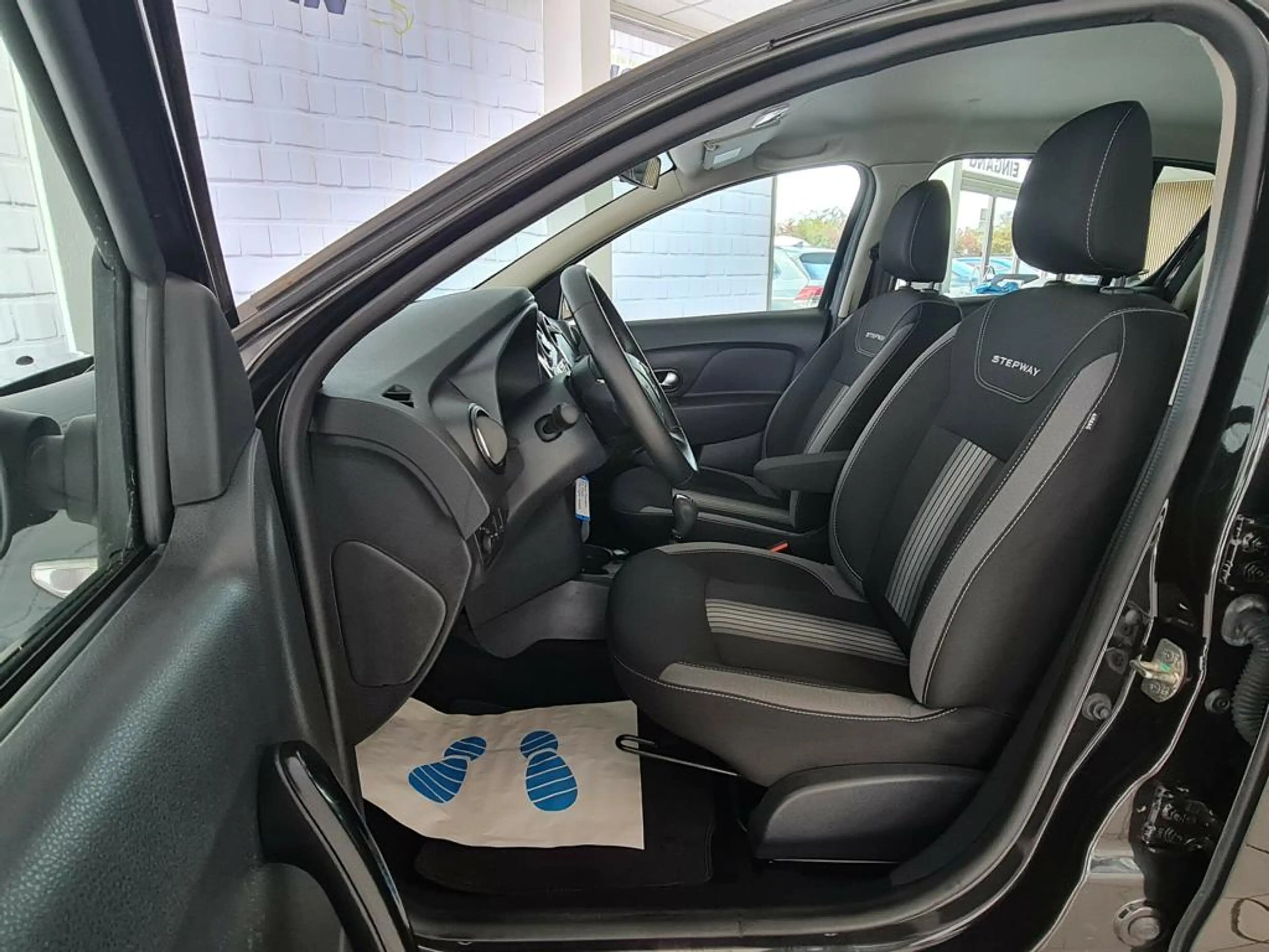 Dacia Sandero Stepway Celebration, 1.Hand, Navi, Kamera, LMF, NBL — photo 10