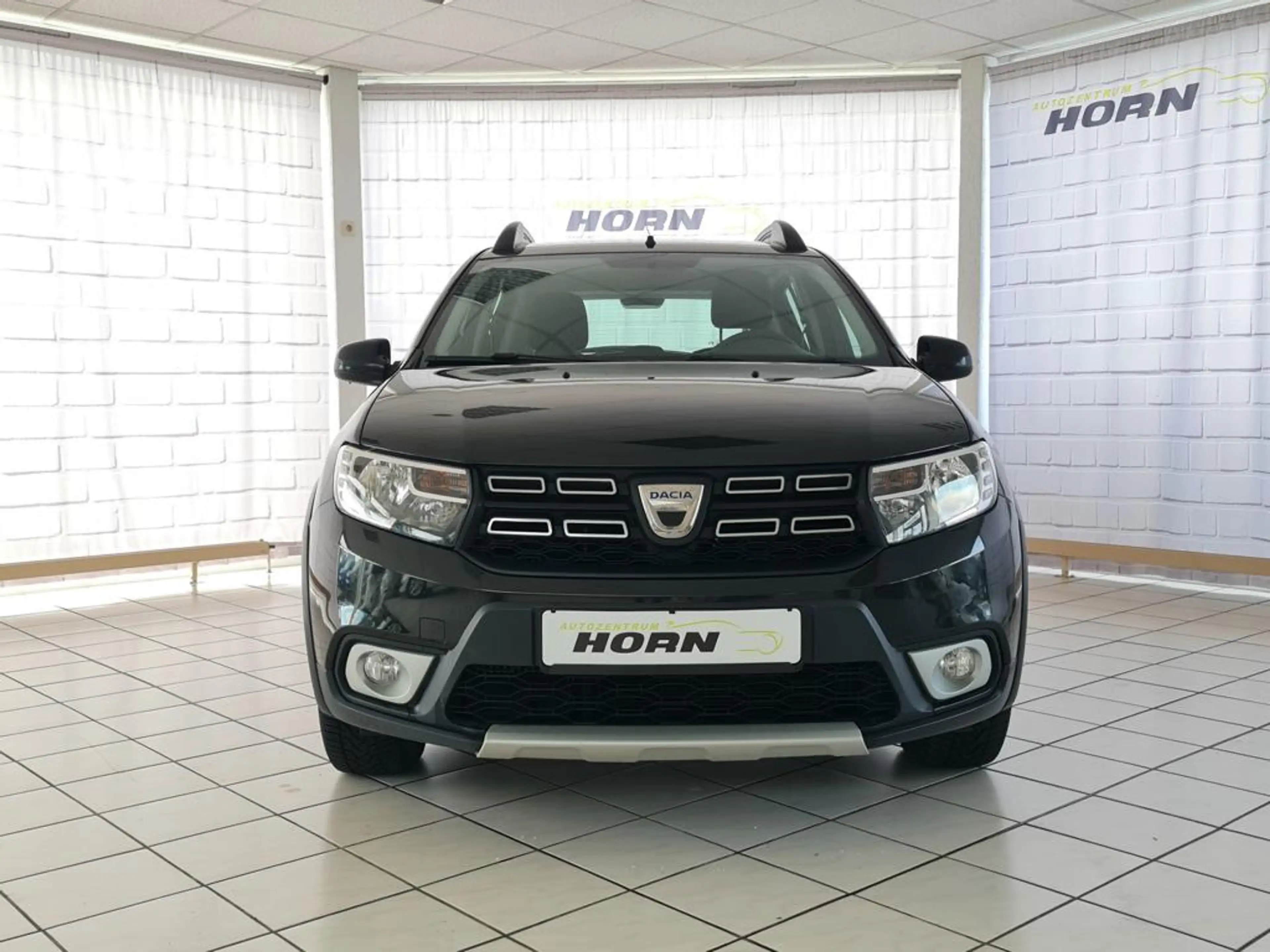 Dacia Sandero Stepway Celebration, 1.Hand, Navi, Kamera, LMF, NBL — photo 2
