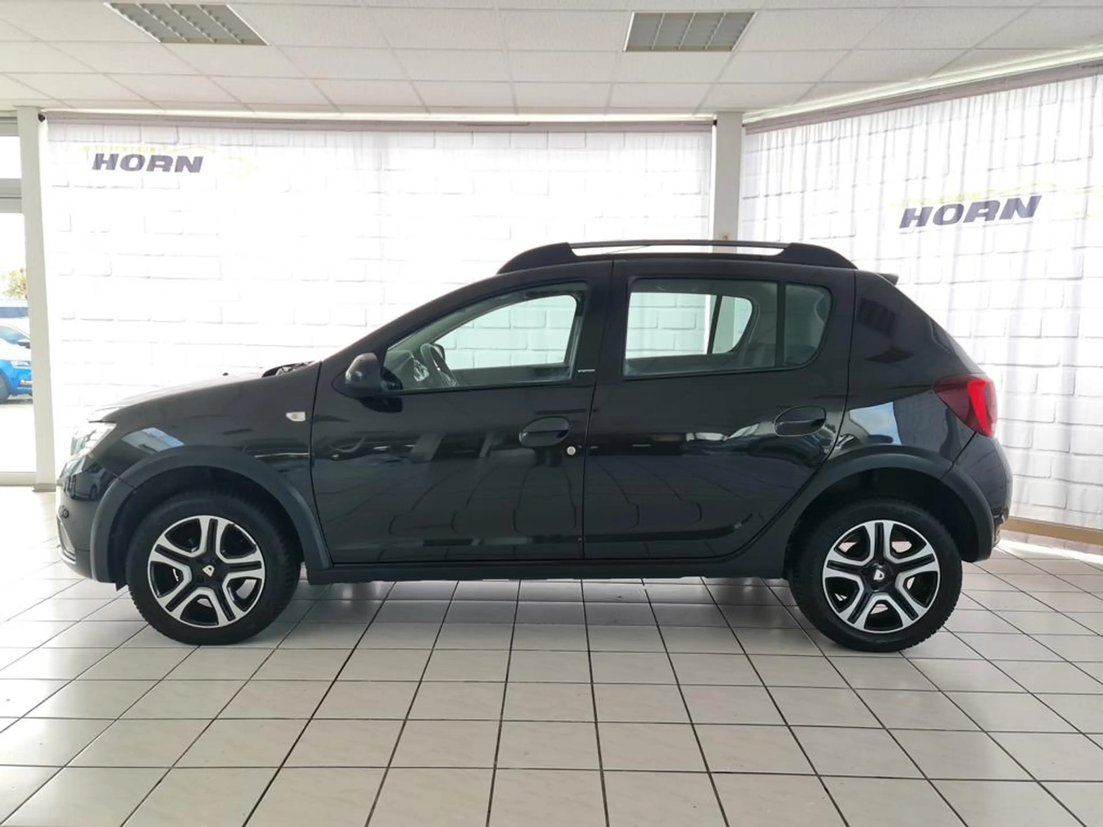 Dacia Sandero Stepway Celebration, 1.Hand, Navi, Kamera, LMF, NBL — photo 4
