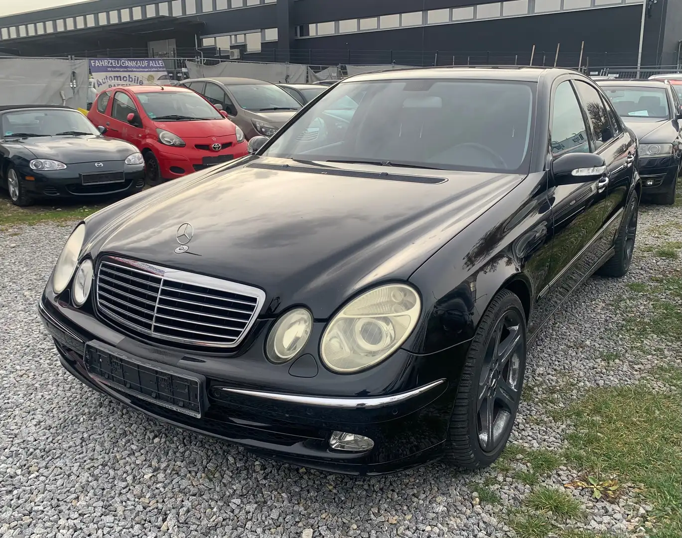 Mercedes-Benz E 320 E-Klasse Avantgarde. Automatik. Tüv neu Schwarz - 1