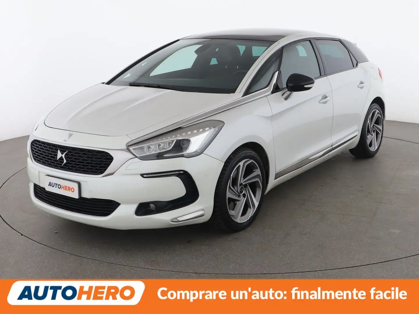 DS Automobiles DS 5 2.0 Blue-HDi Sport Chic 180 CV EAT6 Blanc - 1