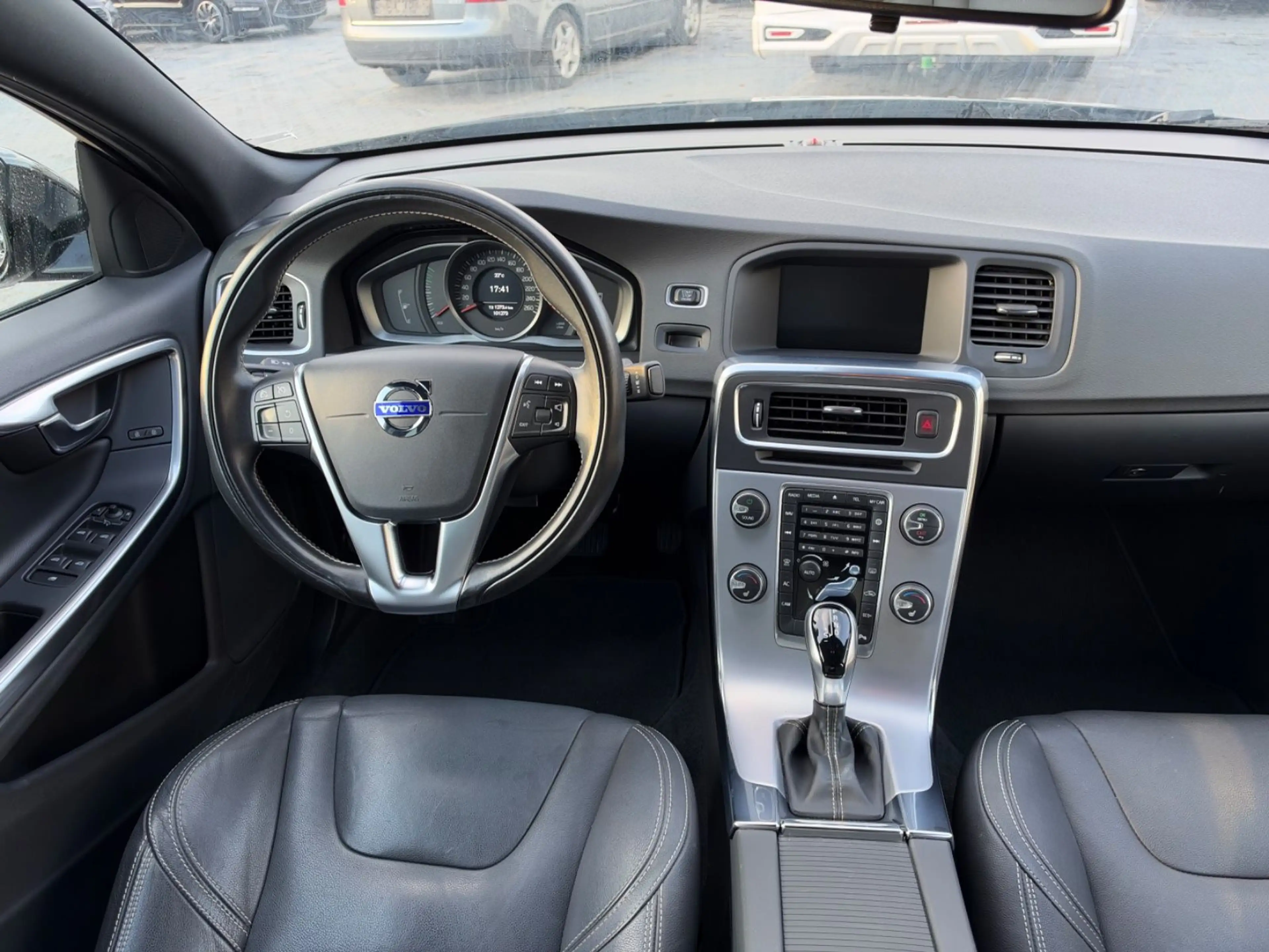 Volvo S60 Lim. Linje Svart *2.0L Automatik* — photo 14