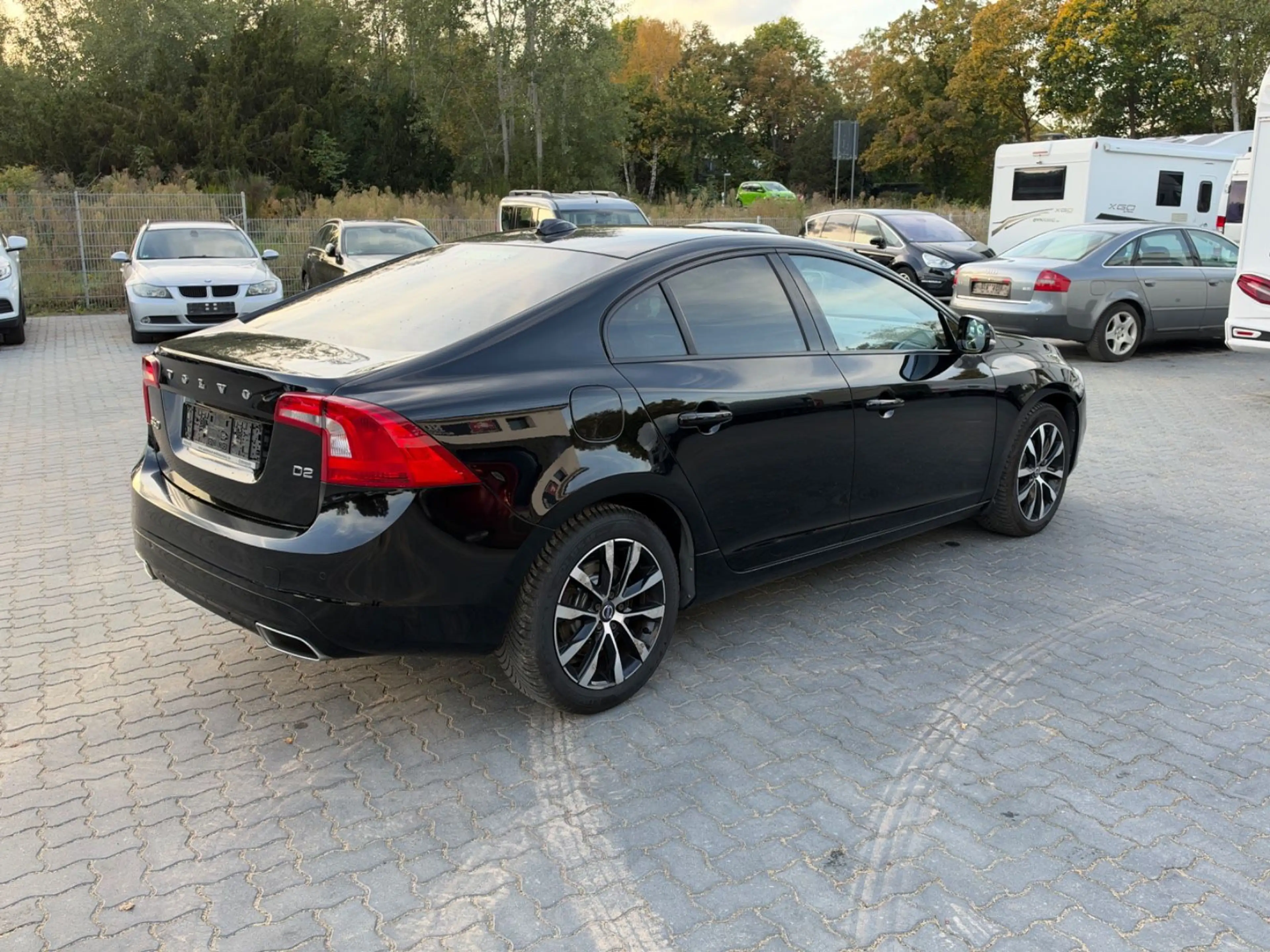Volvo S60 Lim. Linje Svart *2.0L Automatik* — photo 3