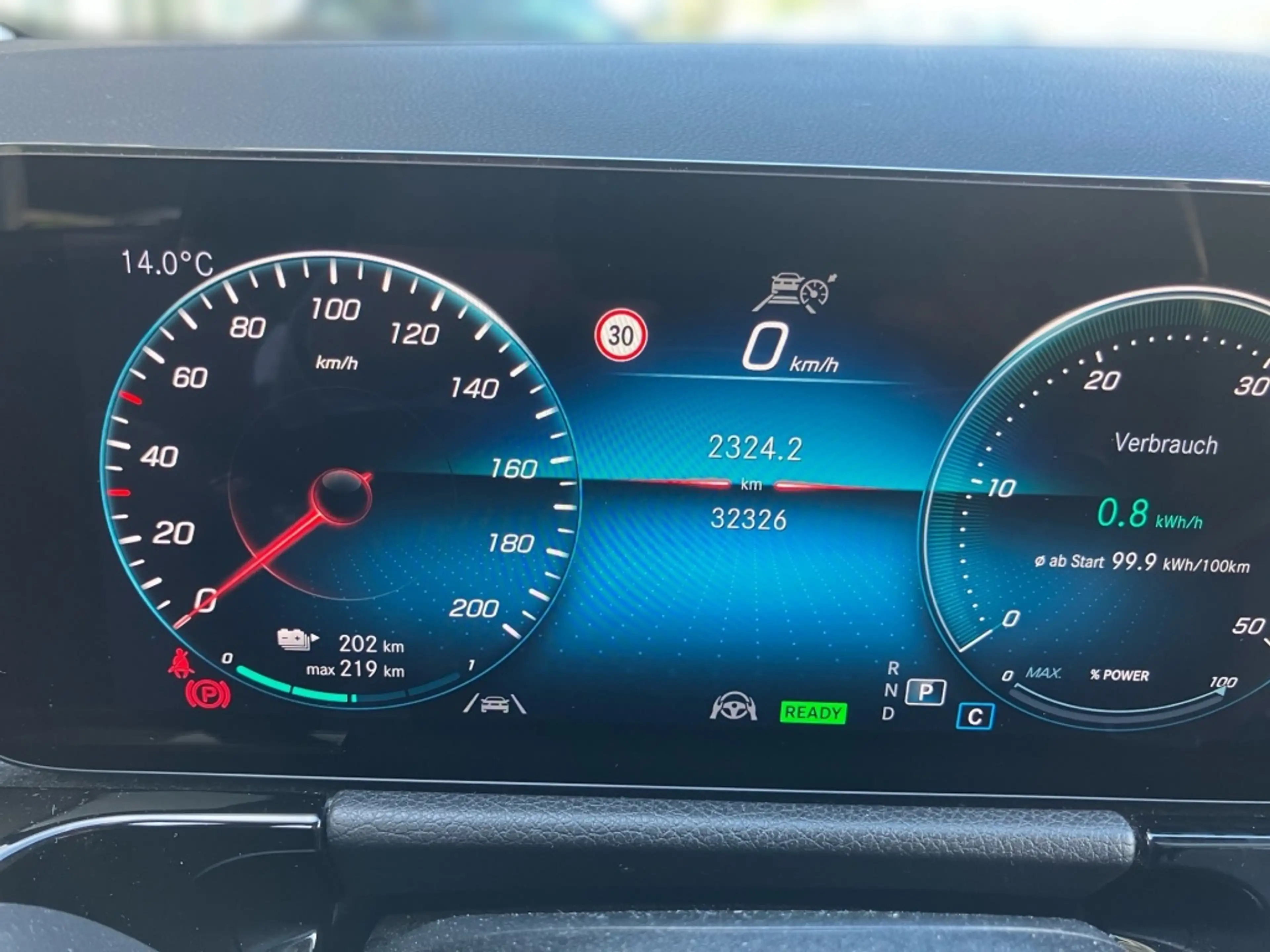 Mercedes-Benz EQA 350 4M Electric Art+Night+Pano+DISTR+KEYLESS — photo 12