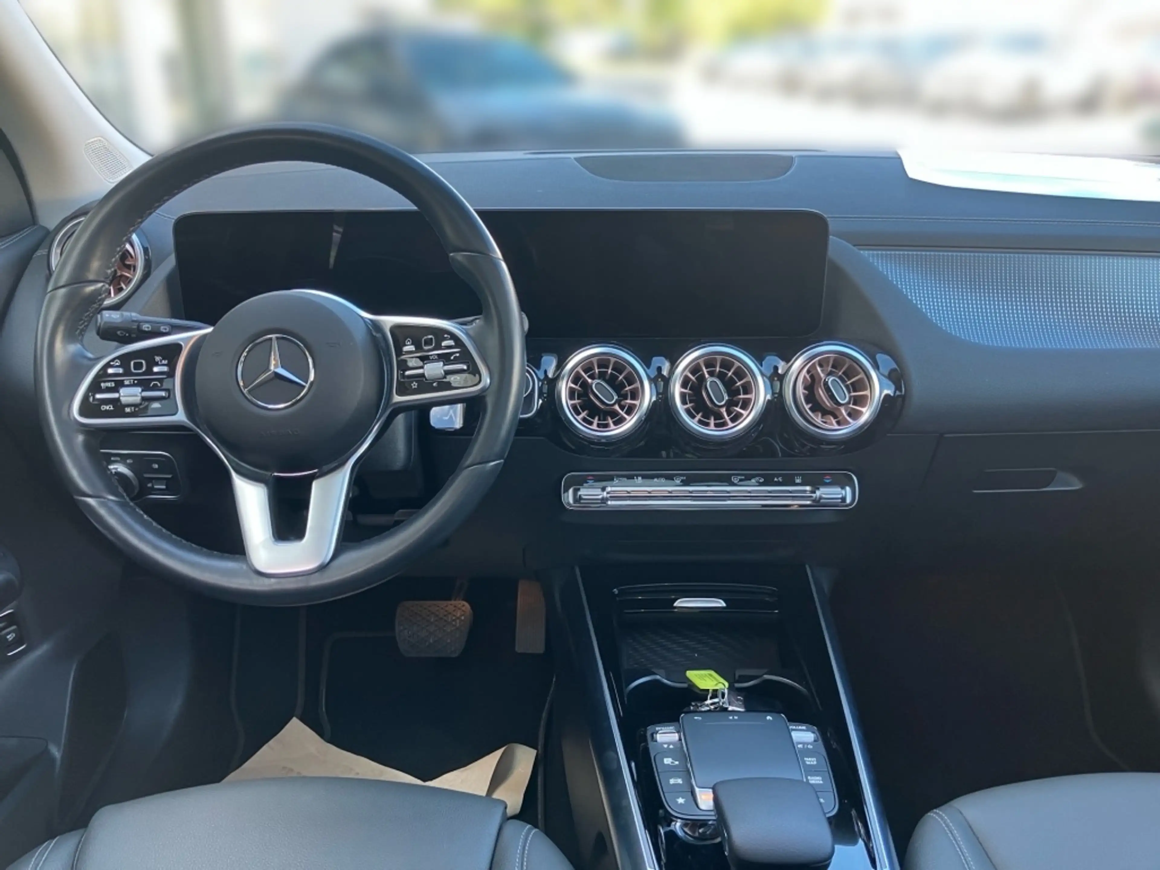 Mercedes-Benz EQA 350 4M Electric Art+Night+Pano+DISTR+KEYLESS — photo 8
