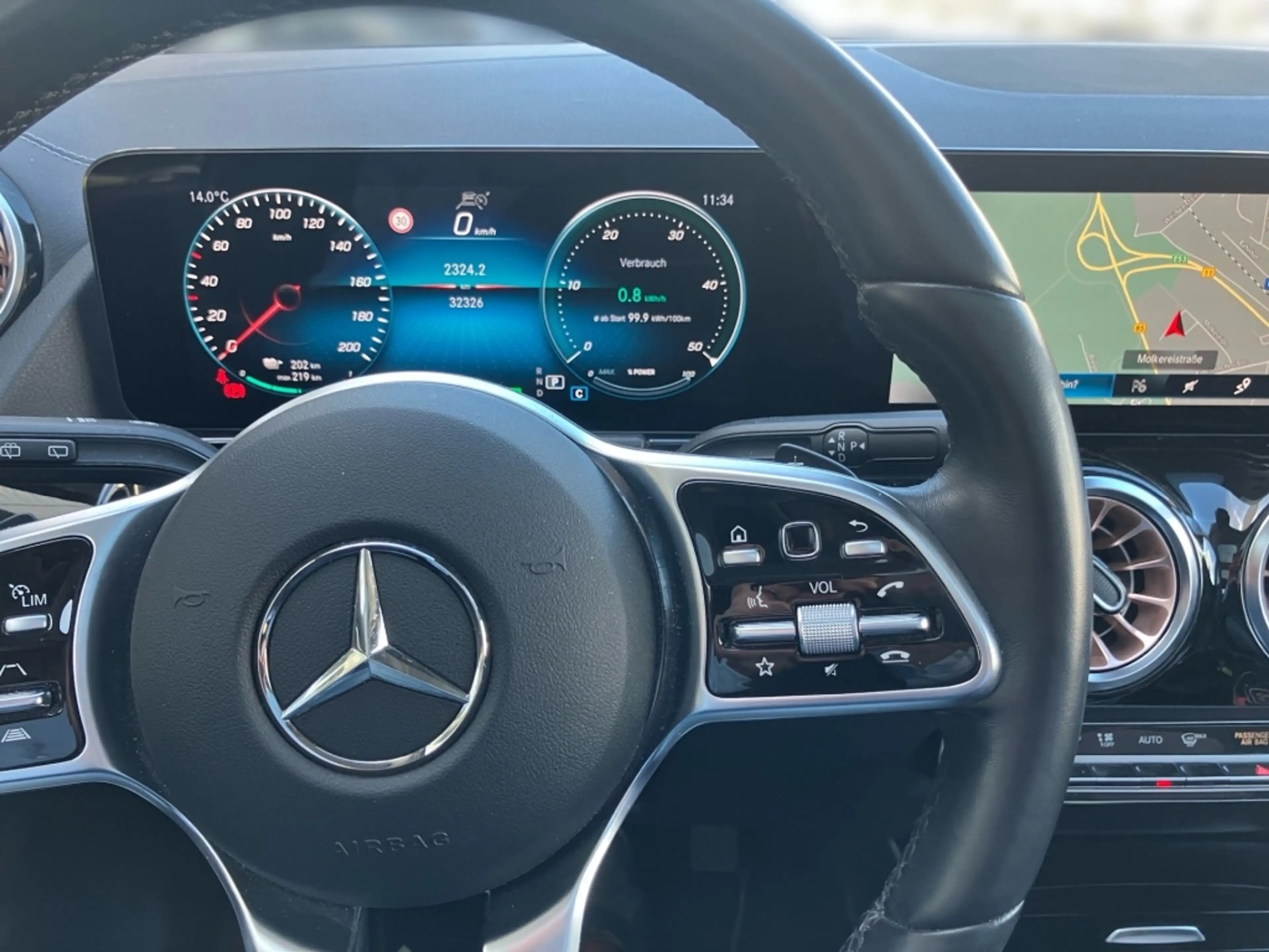 Mercedes-Benz EQA 350 4M Electric Art+Night+Pano+DISTR+KEYLESS — photo 11