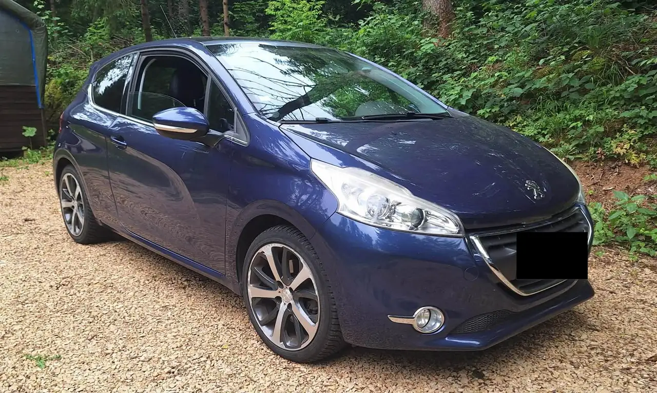 Peugeot 208 208