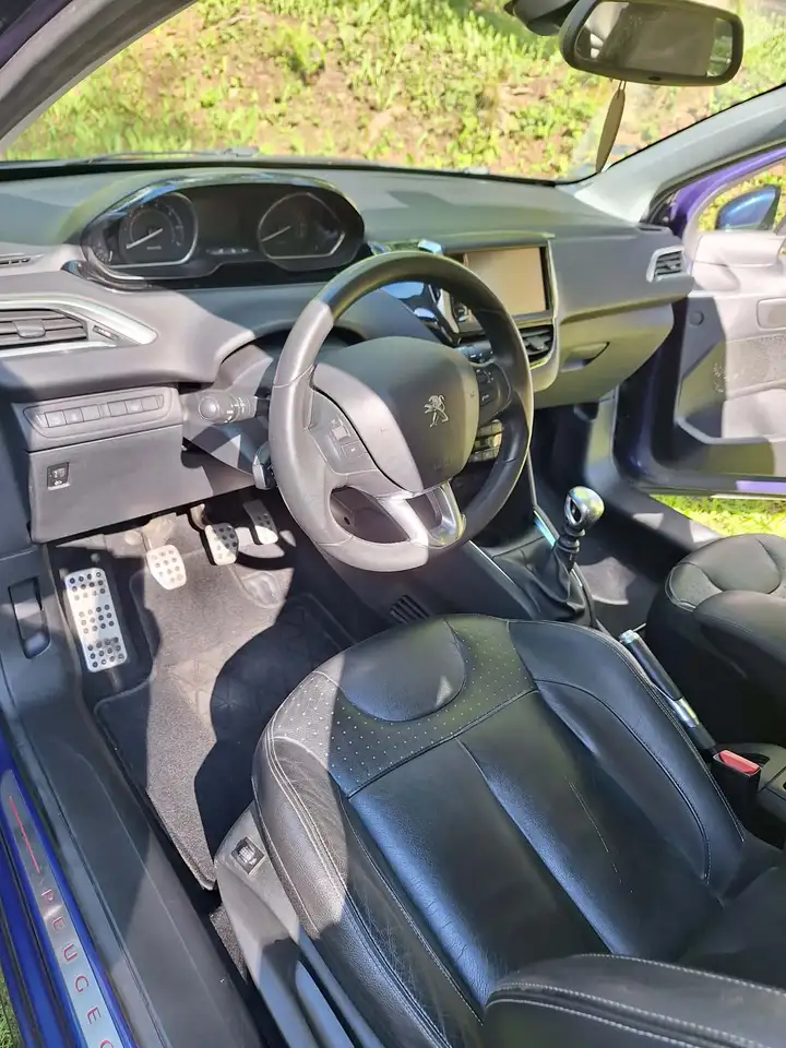 Peugeot 208 208 — photo 2
