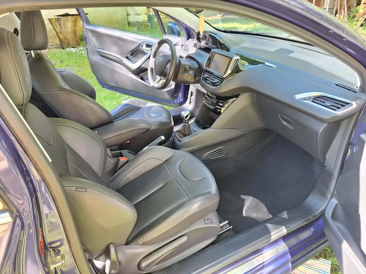 Peugeot 208 208 — photo 7