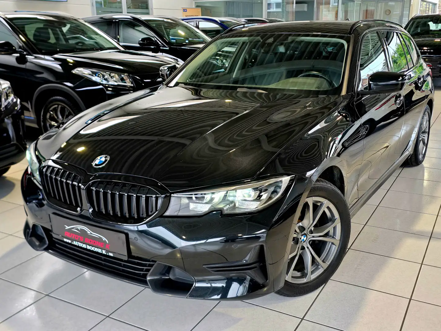 BMW 318 i /Panodak/ Sportzetels / Trekhaak elekt. / Dab ra Nero - 1