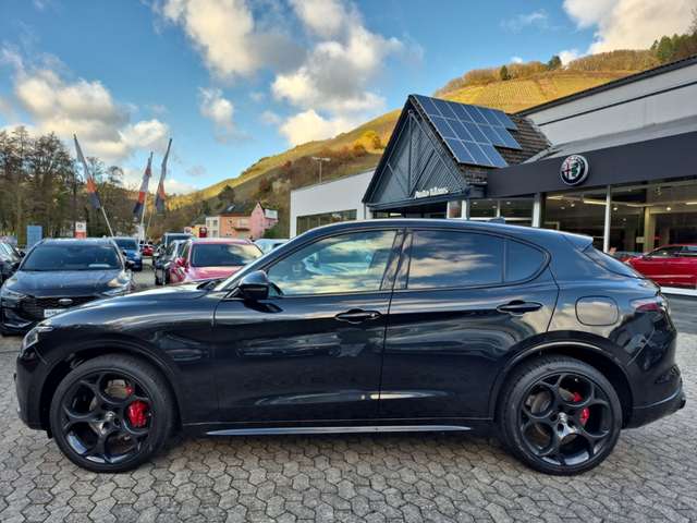 Alfa Romeo Stelvio Competizione Q4 Assistenzpaket