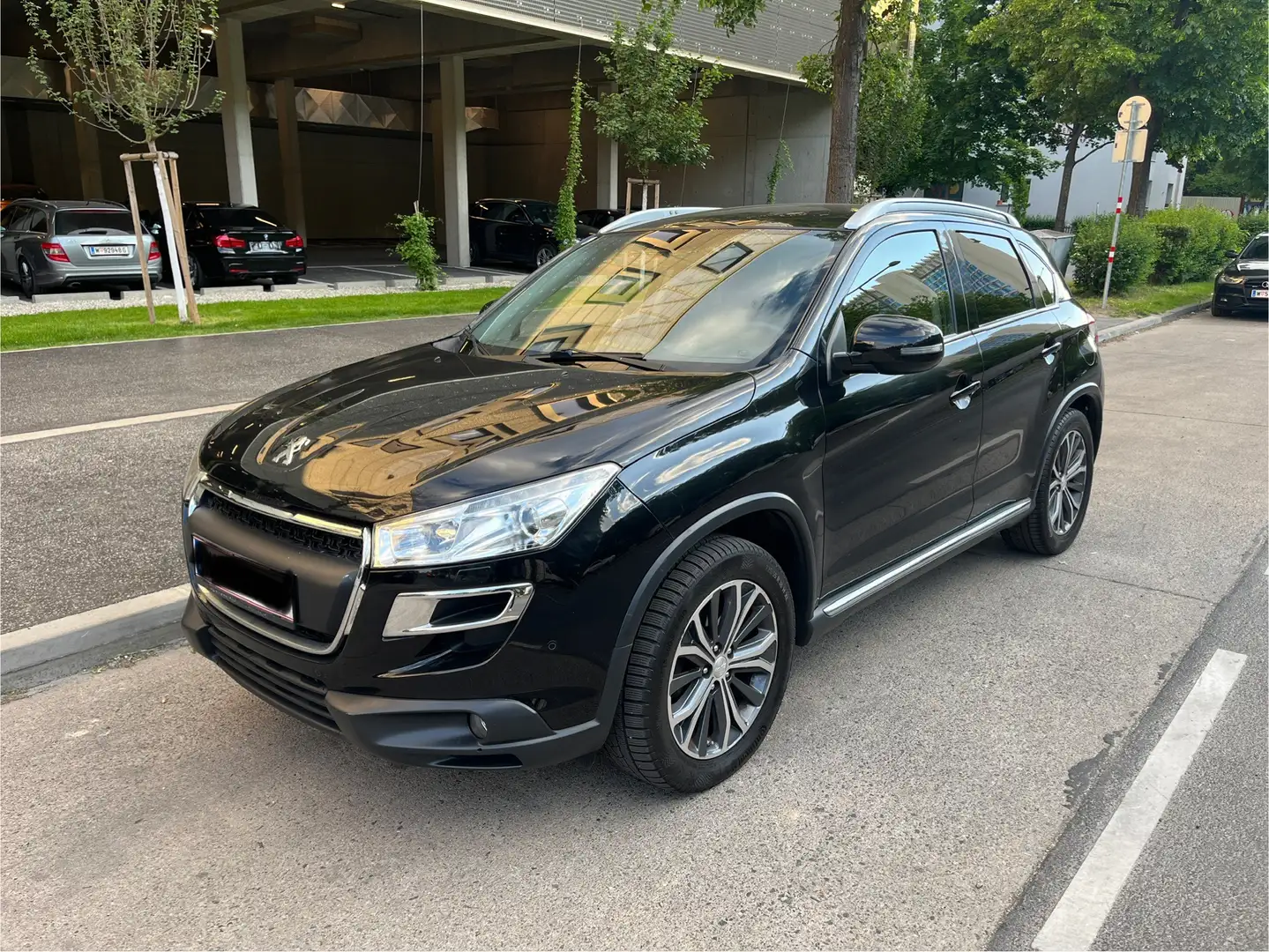 Peugeot 4008 1,6 HDi 115 FAP Allure - 1
