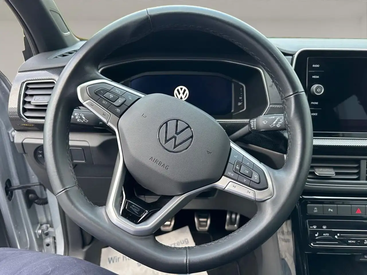 Volkswagen T-Cross T-Cross R-Line Business Premium 1.0 TSI 85 kW (116 ch) 6 vitesses manuel 7