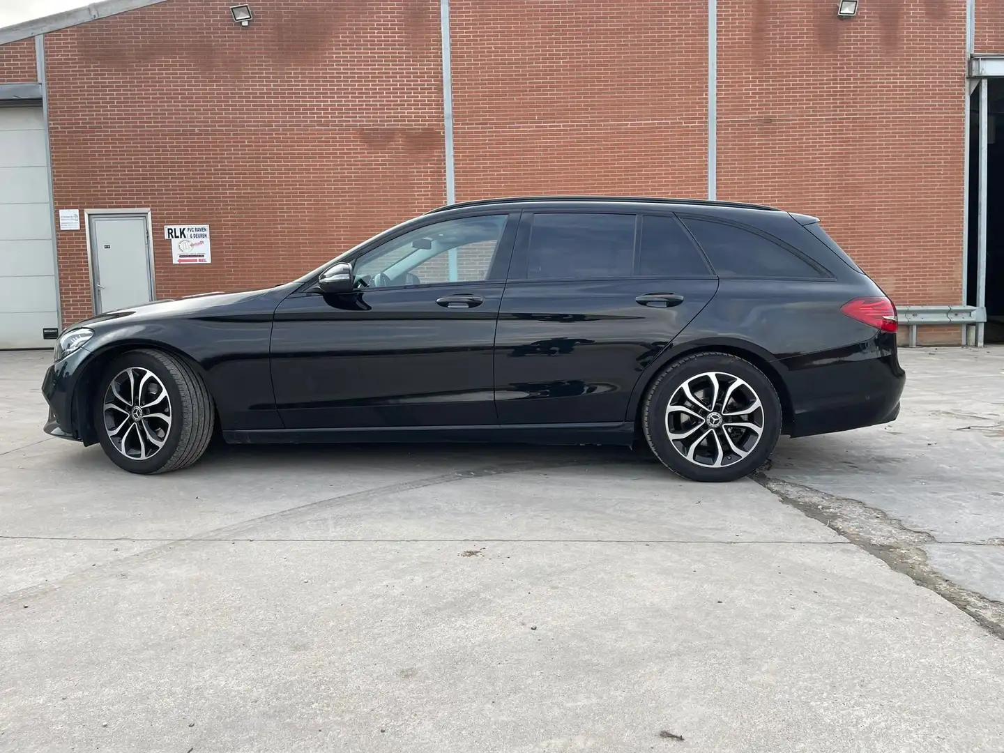 Mercedes-Benz C 220 C 220 d T 9G-TRONIC Zwart - 2