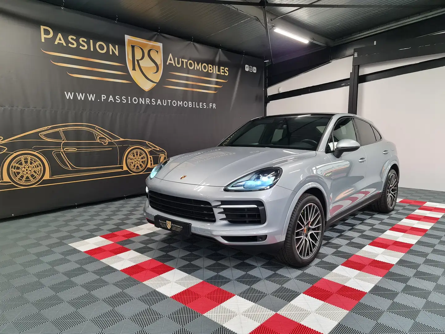 Porsche Cayenne Coupe 3.0 V6 462 ch Tiptronic BVA E-Hybrid Zilver - 1