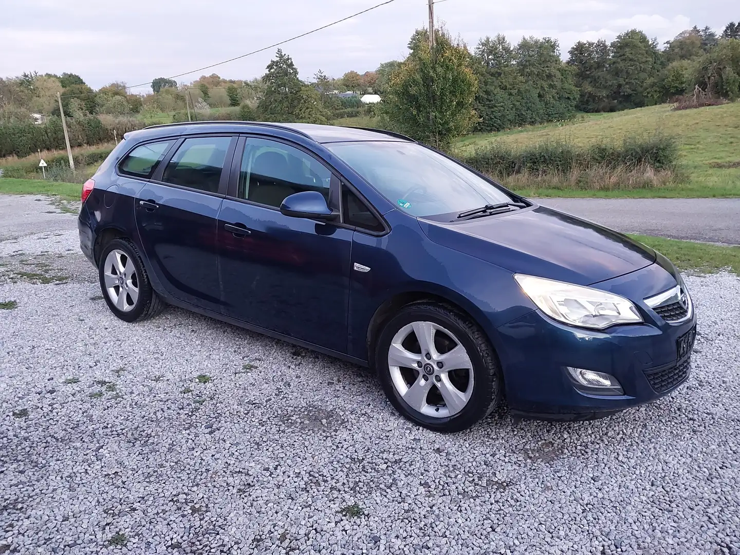 Opel Astra Astra Sports Tourer 1.7 CDTi Enjoy Blau - 1