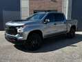 Chevrolet Silverado Trail Boss 6.2L V8 €58.900,-excl btw. Silber - thumbnail 4