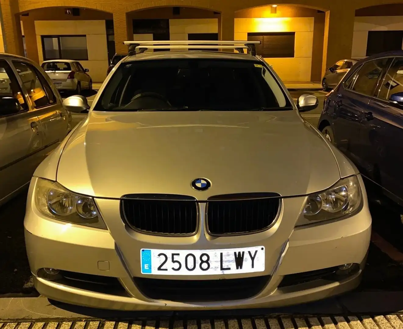 BMW 318 serie 3   E90 318i Aut. - 1