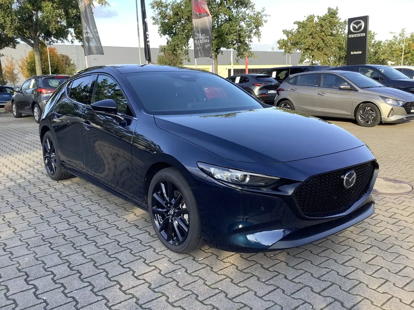 Mazda 3 2.5L e-SKYACTIV G 140ps Homura Blau - 1