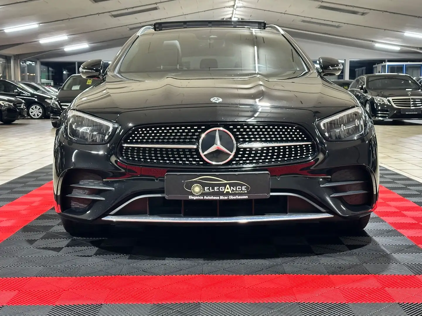 Mercedes-Benz E 300 de 4Matic*AMG-LINE*PANO*MEMORY-SI*AMBIENTE Zwart - 2