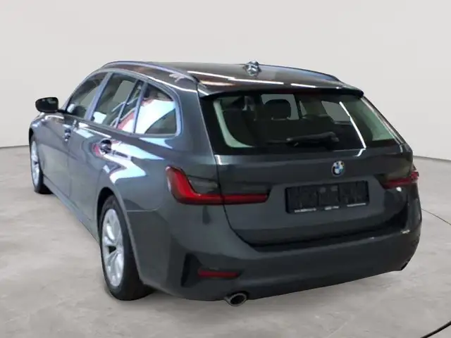 BMW 3 Series view 2