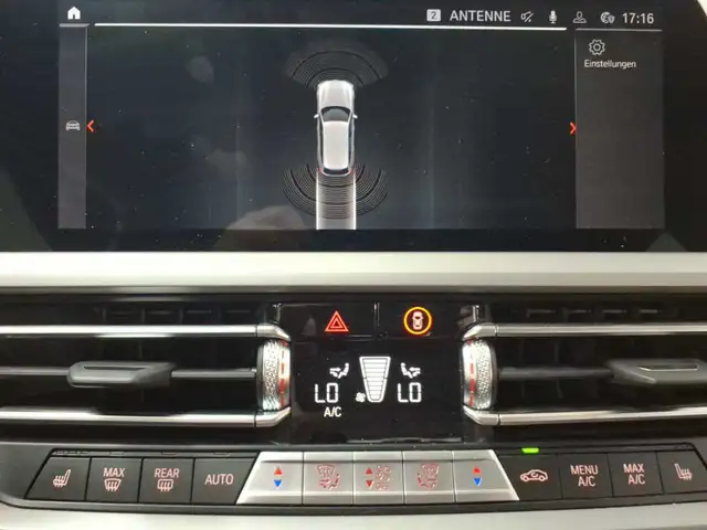 BMW 3 Series view 13
