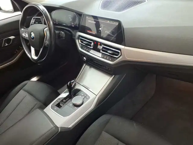 BMW 3 Series view 12