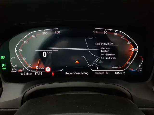 BMW 3 Series view 14
