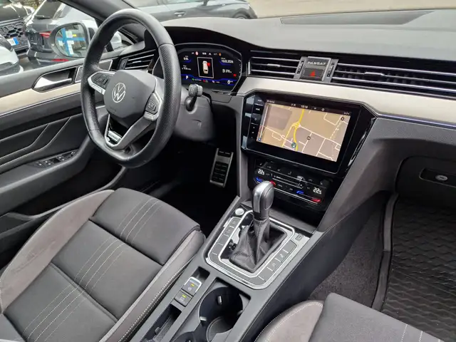 Volkswagen Passat view 7