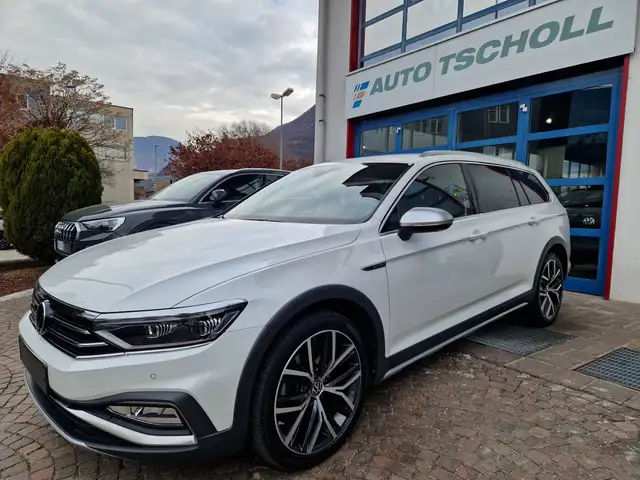 Volkswagen Passat main image