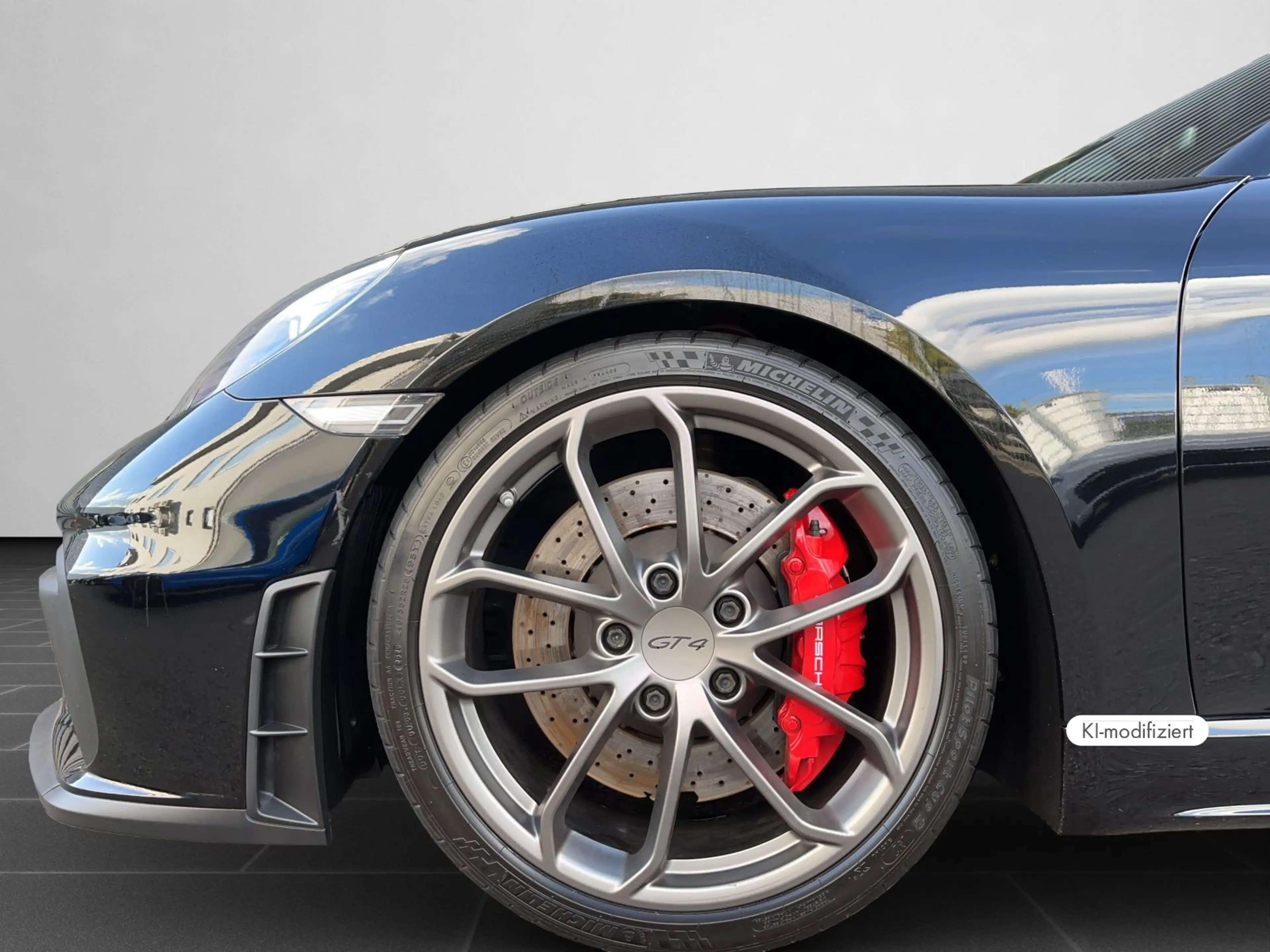 Porsche Cayman 718 GT4 — photo 8