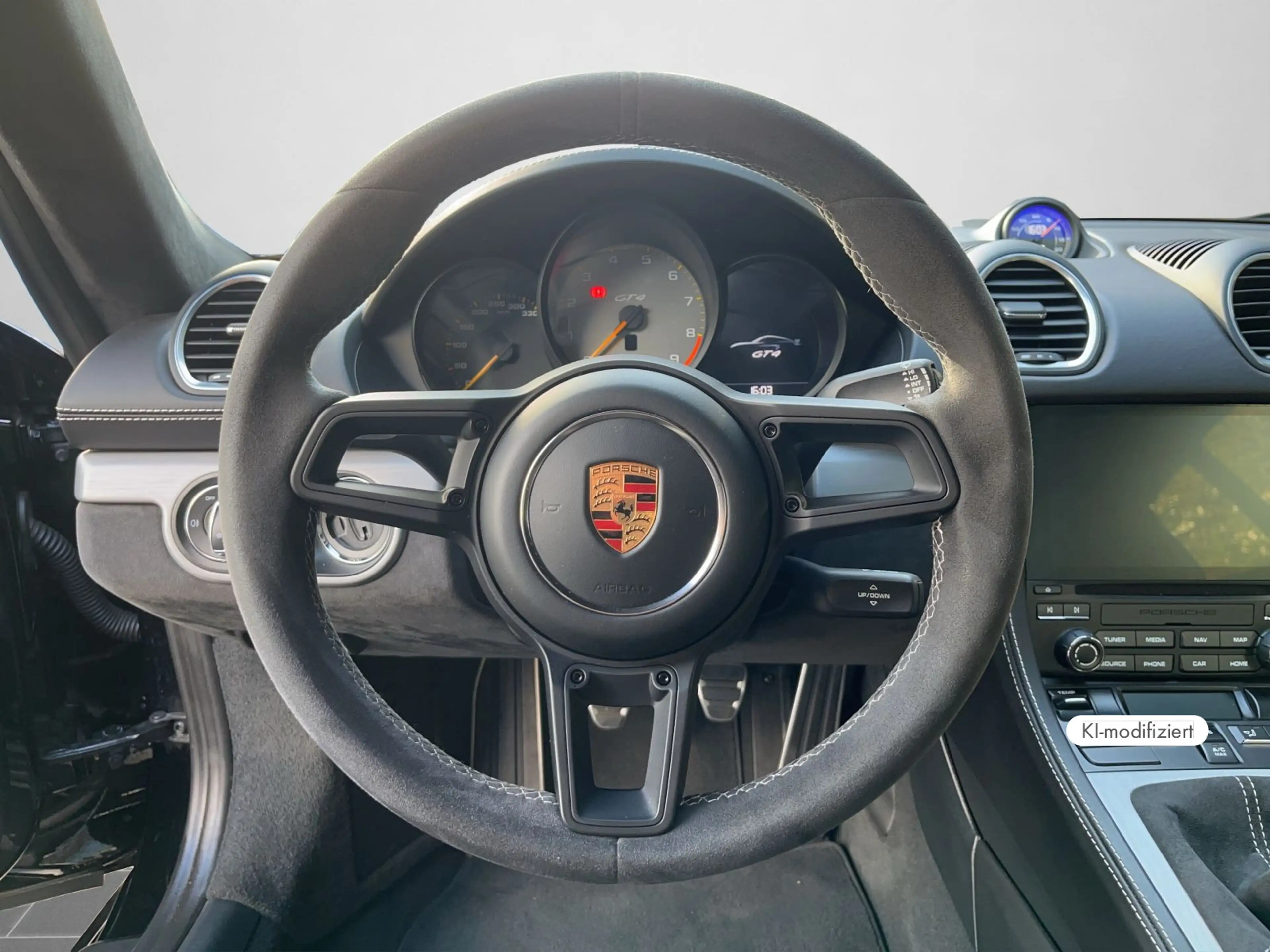 Porsche Cayman 718 GT4 — photo 10