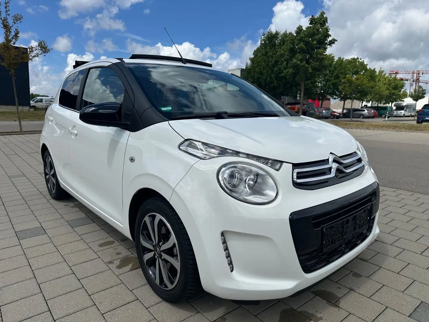 Citroen C1 Airscape Shine*Klima*Carplay*SHZ*El. Faltdach Weiß - 2