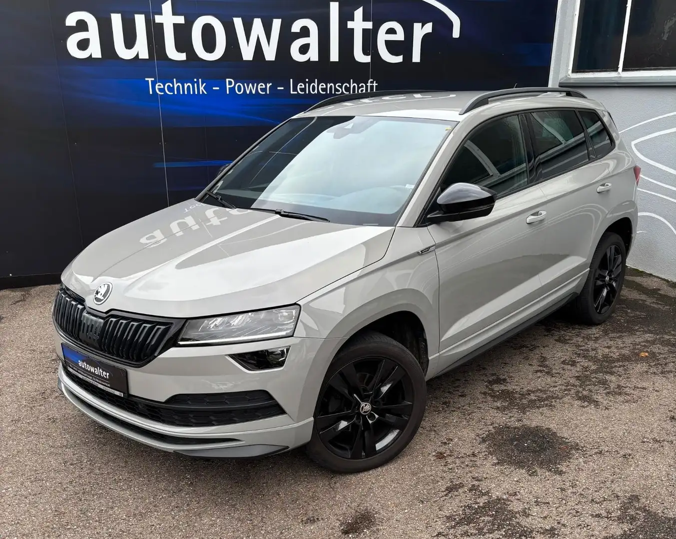 Skoda Karoq Sportline Gris - 2