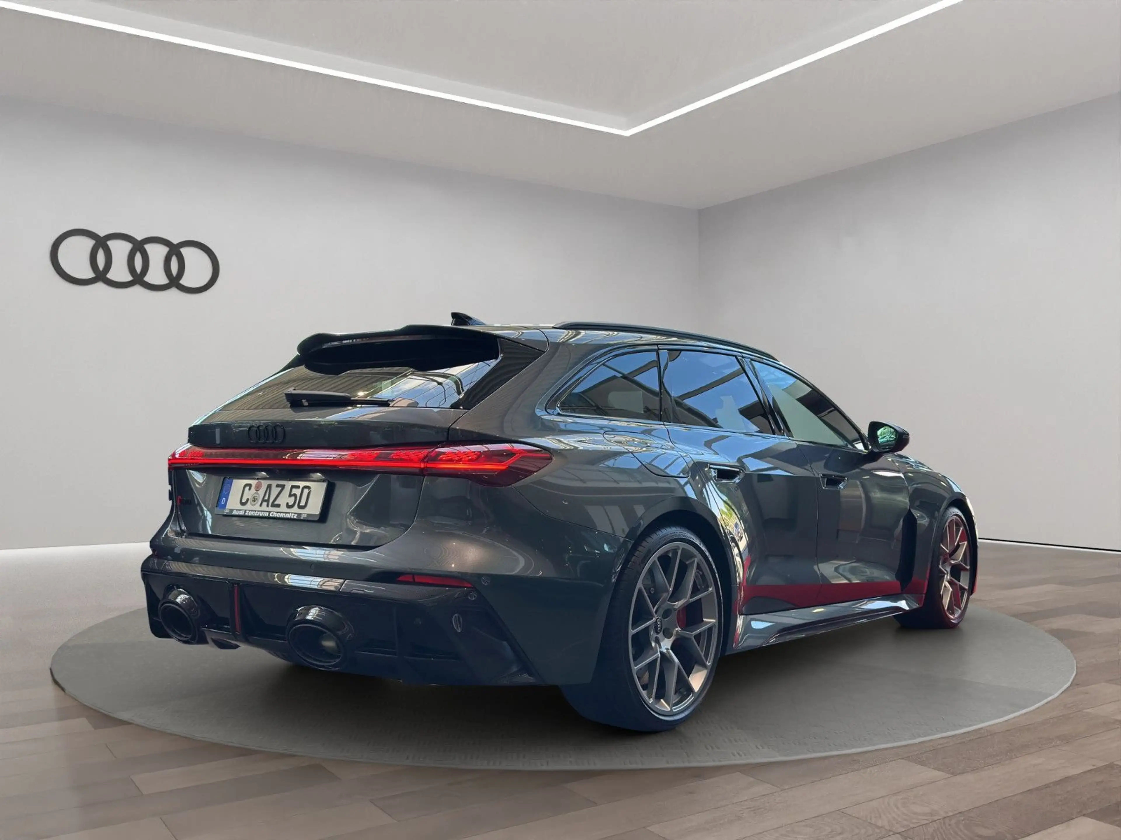 Audi RS5 Avant tiptr. KERAMIK+RS PLUS+PANO+B&O+HEAD — photo 4